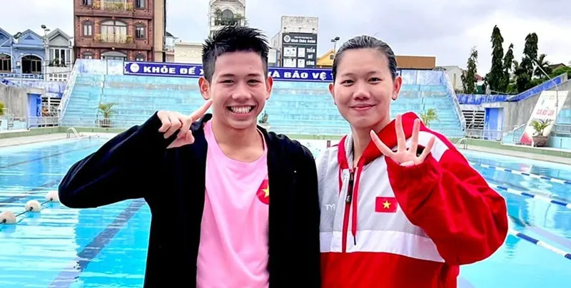 Quang Thuấn và chị gái Ánh Viên tại giải vô địch hồ ngắn (25m) ở TT-Huế vừa qua. Ảnh: V.N
