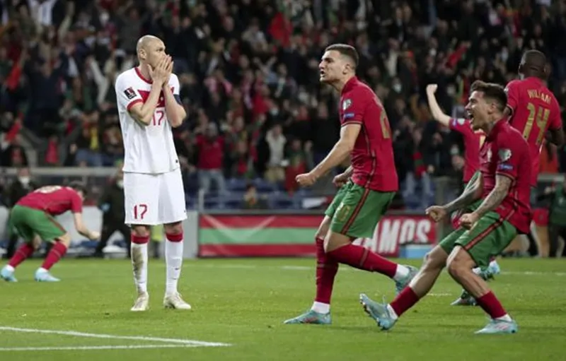 Bồ Đào Nha thoát hiểm ngoạn mục, rộng cửa đến Qatar ảnh 1