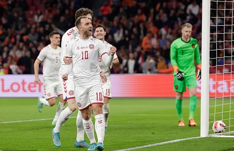 Christian Eriksen ghi bàn chỉ 2 phút trong lần đầu tiên ra sân cùng tuyển Đan Mạch kể từ tháng 6. 