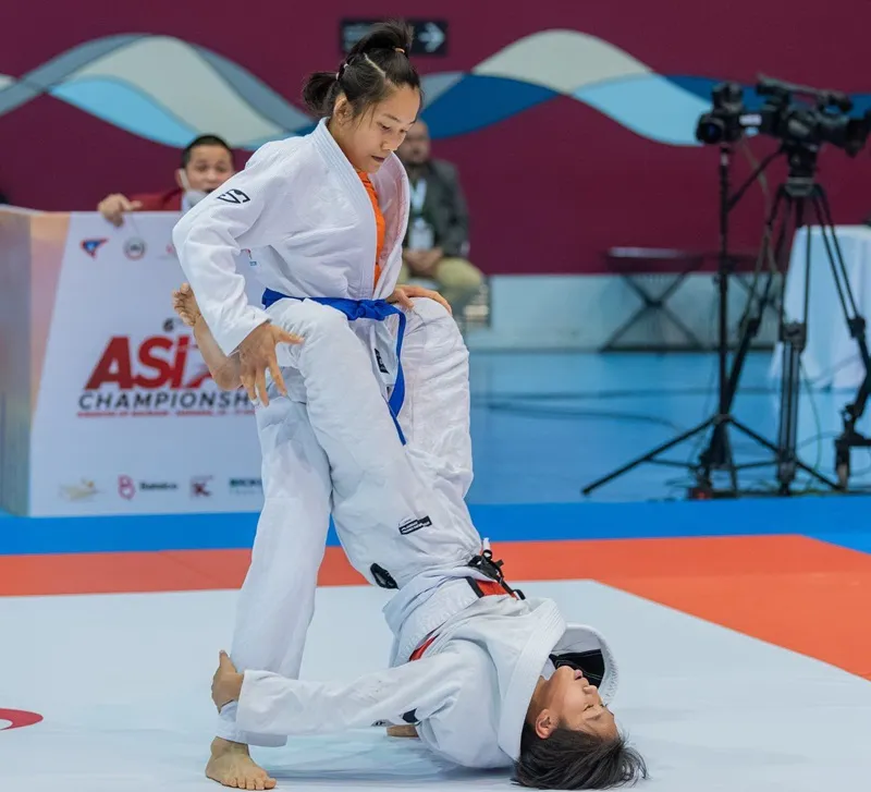 Tuyển thủ Phùng Thị Huệ đã thi đấu hiệu quả ở giải châu Á 2022. Ảnh: JJAU 