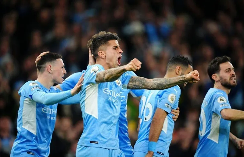 Man.City vẫn có những phản ứng đúng cách để giành lại ngôi đầu. Ảnh: Getty Images