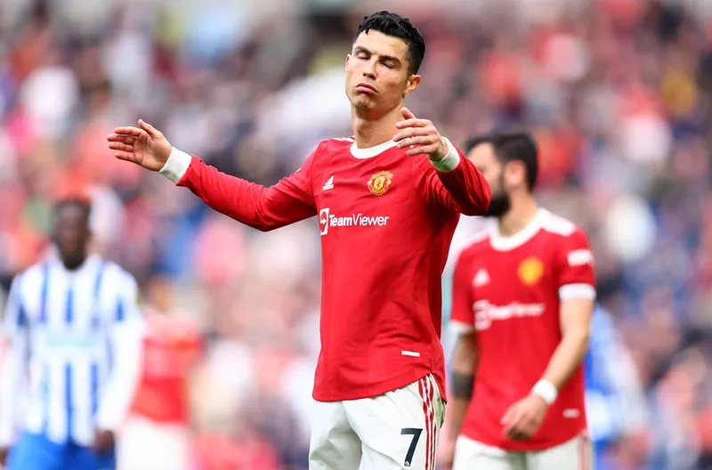 Vẻ chán chường của Cristiano Ronaldo sau thất bại 0-4 tại Brighton. Ảnh: Getty Images