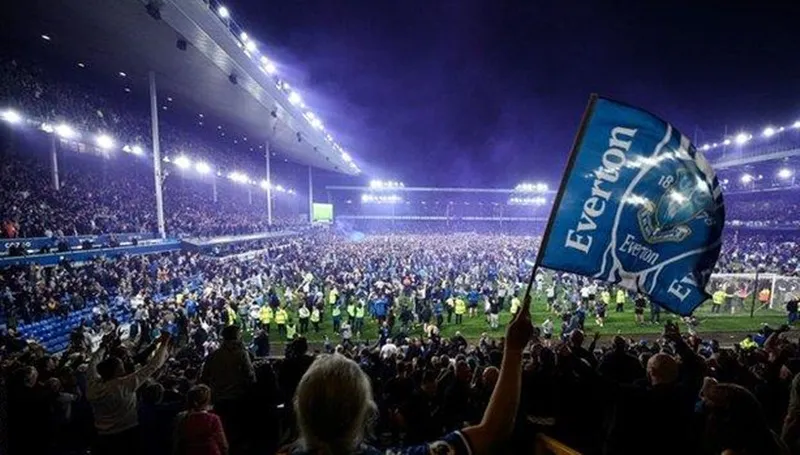 Everton trụ hạng kịch tính, Burnley thoát vùng nguy hiểm ảnh 1