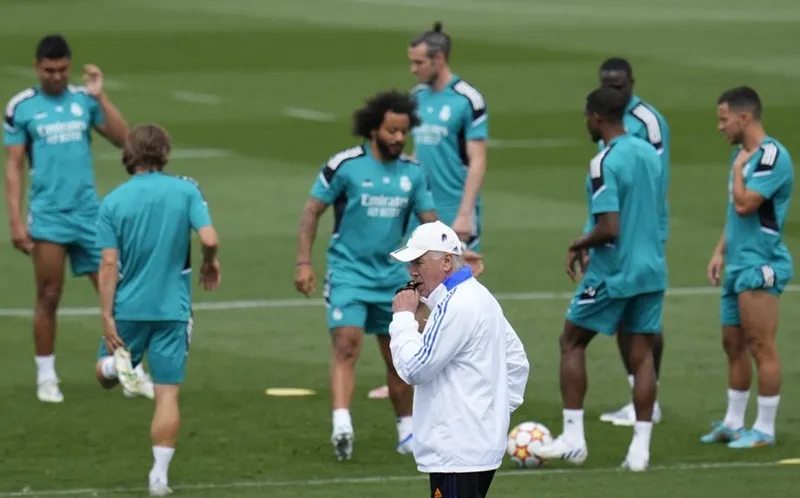 Ancelotti không miễn nhiễm trước áp lực ảnh 1