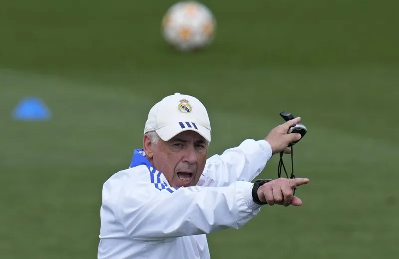 Carlo Ancelotti trên đường trở thành HLV đầu tiên 4 lần thắng Cúp C1/Champions League.