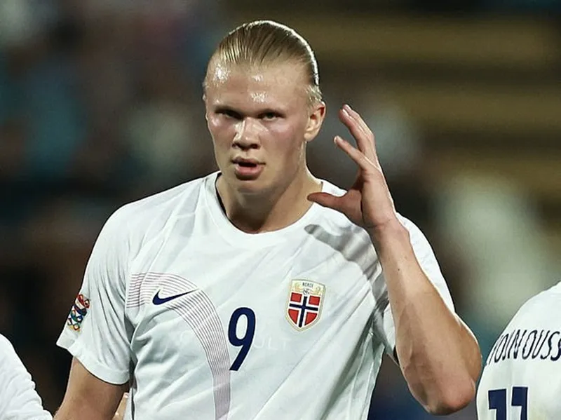 Erling Haaland vừa tiếp tục trình diễn phong độ ghi bàn trong màu áo đội tuyển. 