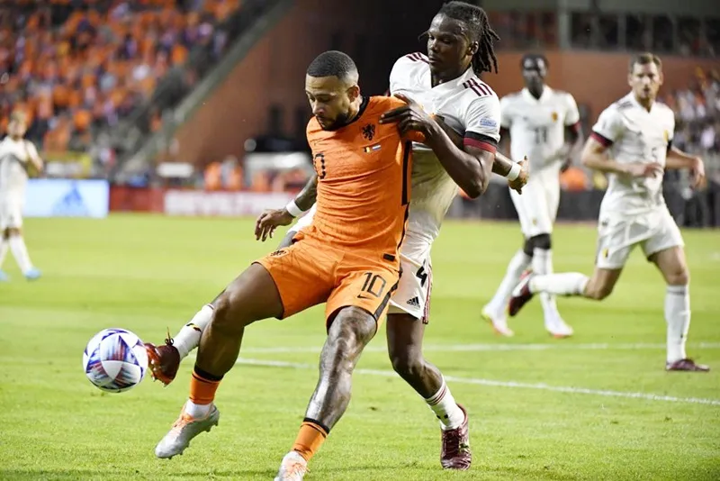 Memphis Depay tỏa sáng giúp Hà Lan đánh bại Bỉ sau 25 năm.