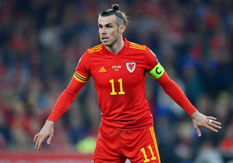 Gareth Bale giữ kín về kế hoạch tương lai, chỉ tập trung đưa Xứ Wales đến World Cup.