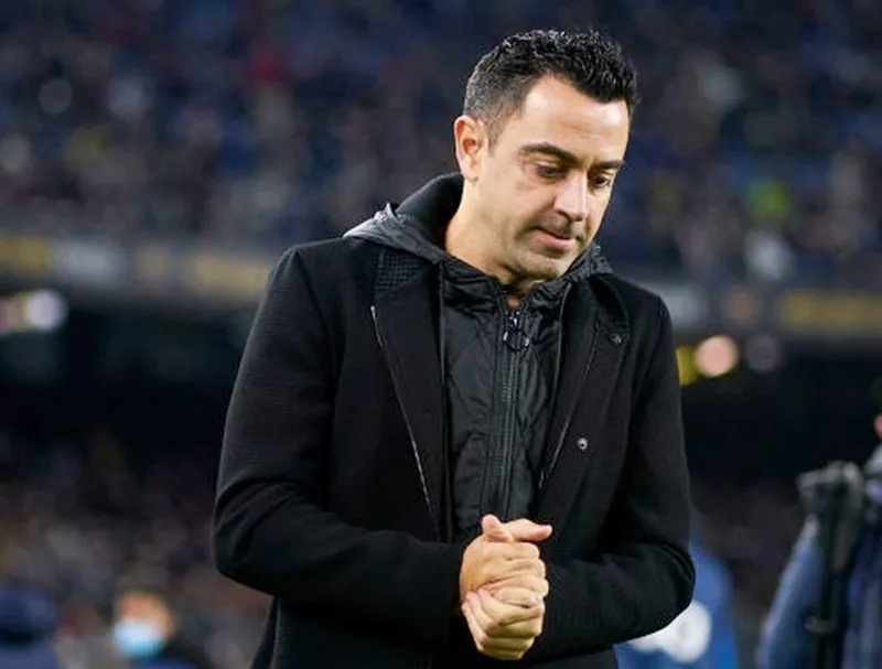 HLV Xavi chỉ biết mong chờ nguồn tiền để giúp Barca tăng cường đội hình.