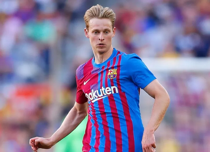 Frenkie de Jong vẫn đang là “món hàng” được giá nhất của Barca lúc này.