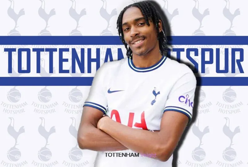 Hậu vệ phải Djed Spence trở thành tân binh thứ 6 của Tottenham trong mùa hè này.