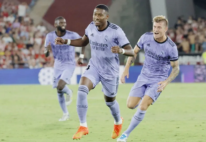 Hậu vệ David Alaba giúp Real Madrid giành chiến thắng ngược dòng tại Almeria.