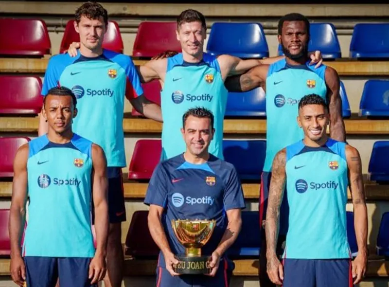 Dàn tân binh đình đám được ban lãnh đạo Barca trao cho HLV Xavi trong mùa hè.