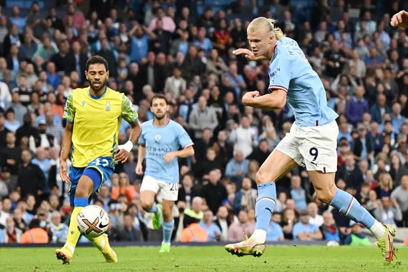 Erling Haaland đang khiến mọi hàng phòng ngự phải bắt đầu lo lắng. Ảnh: Getty Images