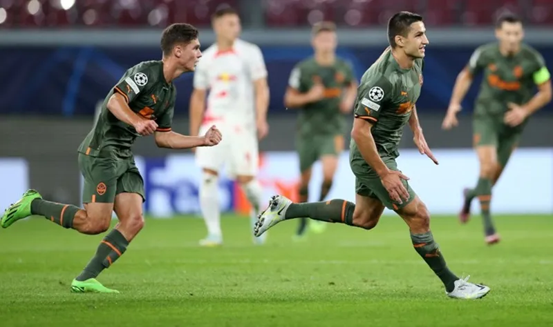 Shakhtar Donetsk giành chiến thắng “không tưởng” 4-1 ngay trên sân Leipzig. 