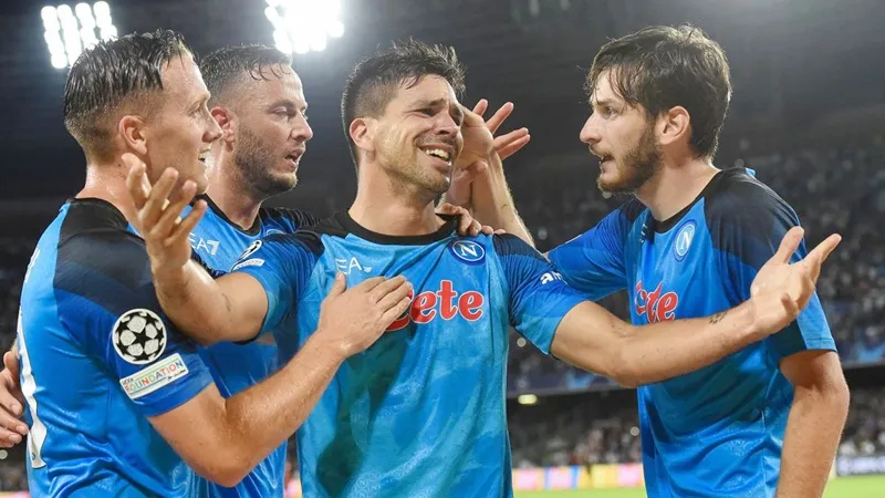 Napoli áp đảo Liverpool, Klopp lại thua thảm trên đất Italia ảnh 1