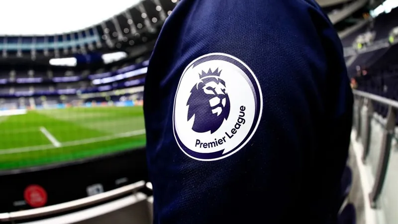 Premier League và bóng đá Anh đình hoãn hoàn toàn vào cuối tuần này.