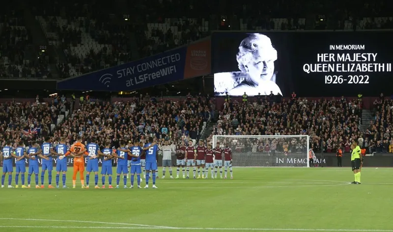 Bóng đá Anh có thể nối lại vào giữa tuần.