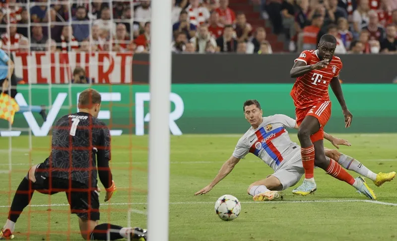 Robert Lewandowski gây thất vọng khiến Barca thất bại.