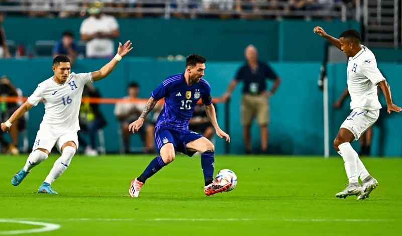 Messi đang tận hưởng bóng đá trở lại ảnh 1