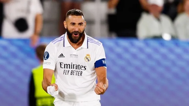 Barca gặp khó hàng thủ, Real Madrid chào đón Benzema trở lại ảnh 1