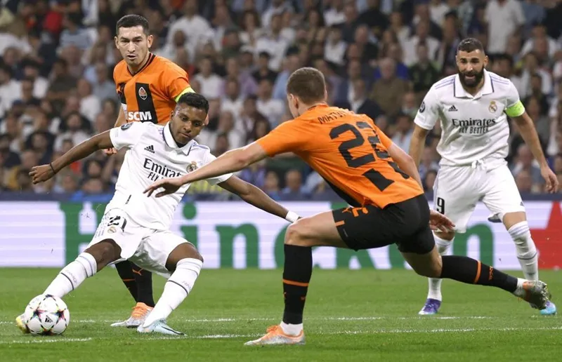 Real Madrid đánh bại Shakhtar Donetsk 2-1 để giành quyền kiểm soát bảng F.