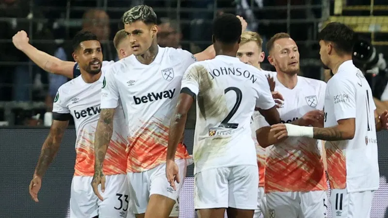 West Ham đang hướng tới mục tiêu sớm hoàn thành nhiệm vụ đi tiếp.