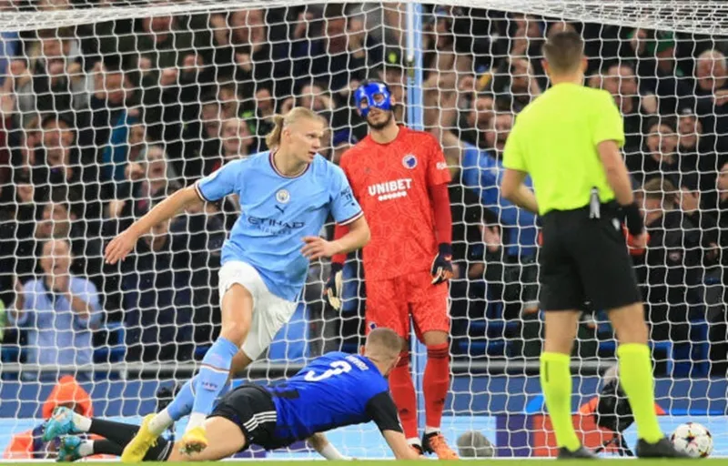 Guardiola đặt Haaland cạnh Messi, Aguero ảnh 1