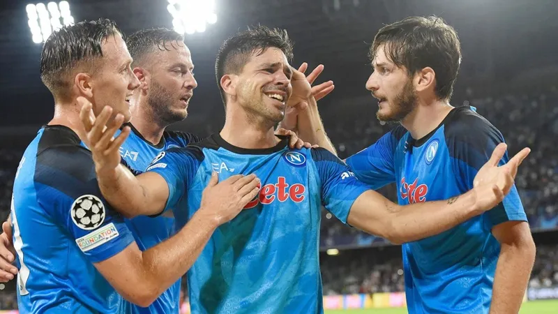 Sáu phút bừng sáng, Salah đi vào lịch sử ghi hat-trick nhanh nhất ảnh 1