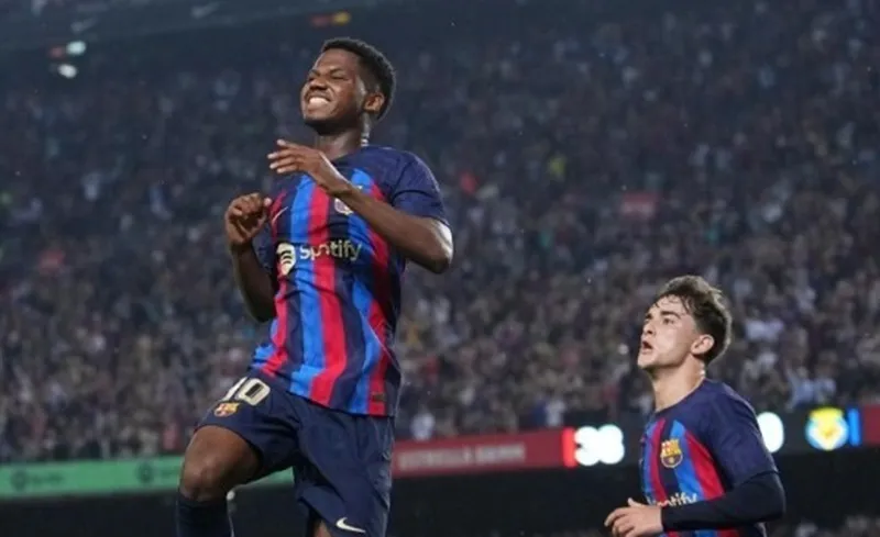 Lewandowski truyền cảm hứng, Barca quật khởi mạnh mẽ ảnh 1