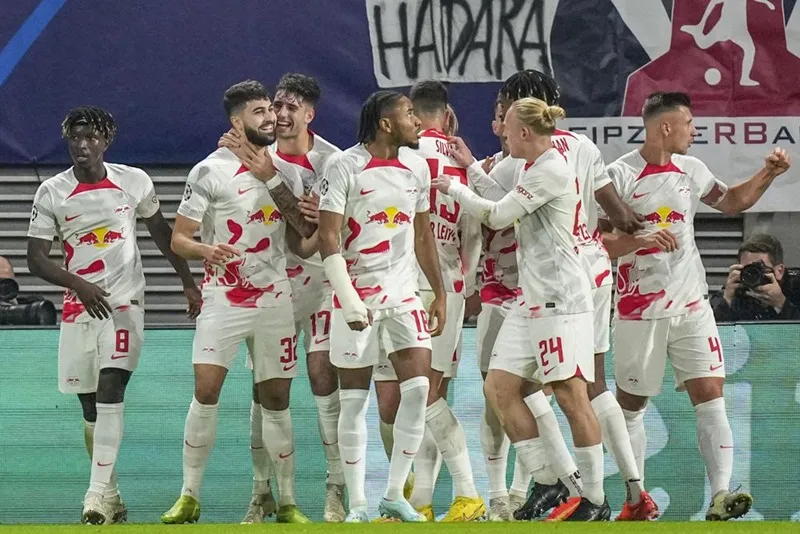 RB Leipzig đã xuất sắc chạm tay vào suất đi tiếp ở Champions League.