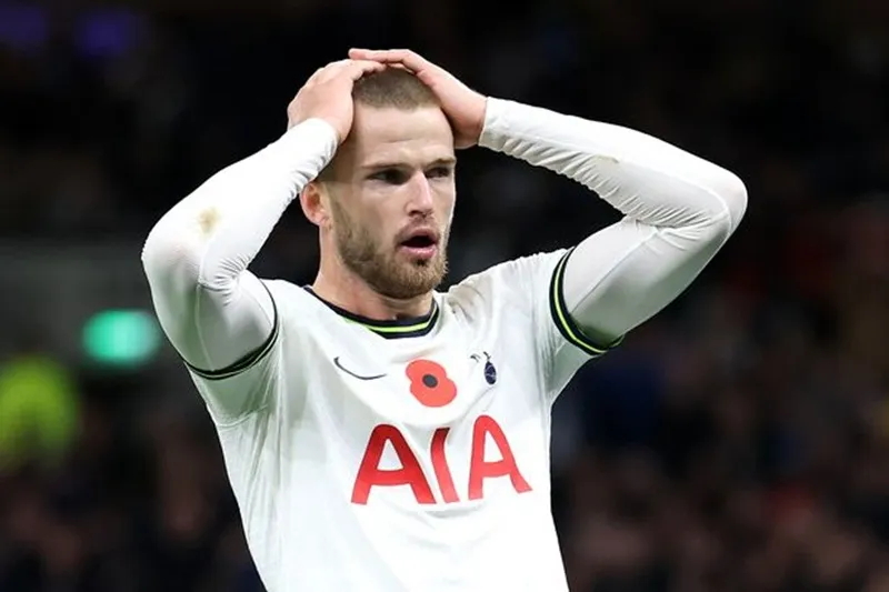 HLV Conte phản ứng khi cầu thủ bị la ó ảnh 1