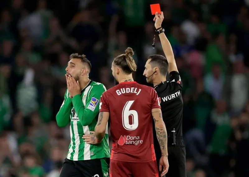 Atletico chìm sâu vào khủng hoảng ảnh 1