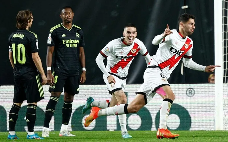 Rayo xứng đáng có chiến thắng thứ 2 trong 21 lần đối đầu Real Madrid.