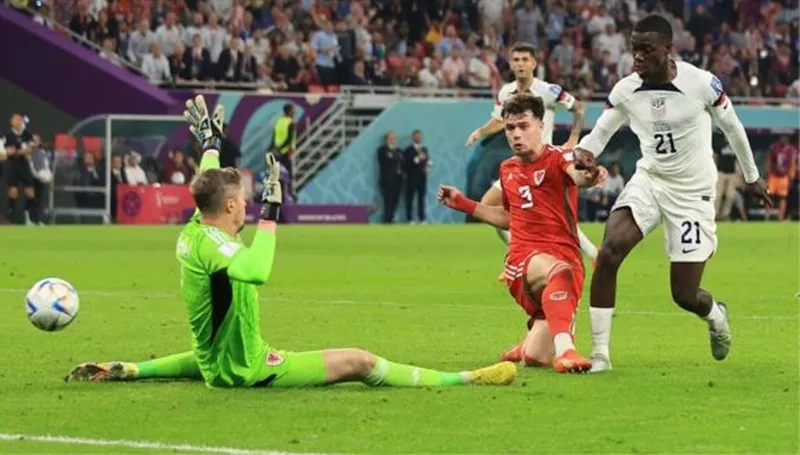 Bale gỡ hòa cho Xứ Wales trước tuyển Mỹ ảnh 1