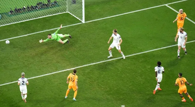 Hà Lan - Mỹ 3-1: Dumfries bừng sáng, Hà Lan dễ dàng vào tứ kết ảnh 1