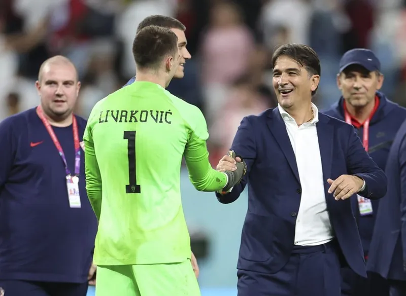 Khi người Đức mặc áo … ca-rô ảnh 2