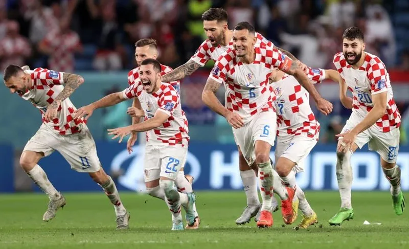 Croatia lần thứ 7 trong 8 trận knock-out gần nhất tại các giải đấu lớn phải bước vào hiệp phụ, lần thứ 3 liên tiếp thắng sau loạt sút luân lưu tại World Cup.