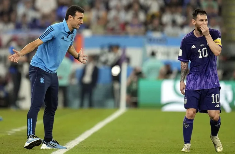 Có một Lionel khác, Scaloni sẽ đấu trí với Van Gaal ảnh 1