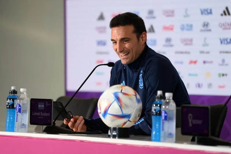 Có một Lionel khác, Scaloni sẽ đấu trí với Van Gaal ảnh 2