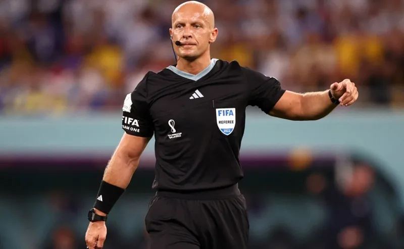 Szymon Marciniak là trọng tài đầu tiên người Ba Lan điều hành một trận chung kết World Cup.