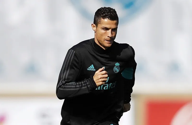 Cristiano tập nhờ tại Real Madrid trong thời gian tìm bến đỗ mới.