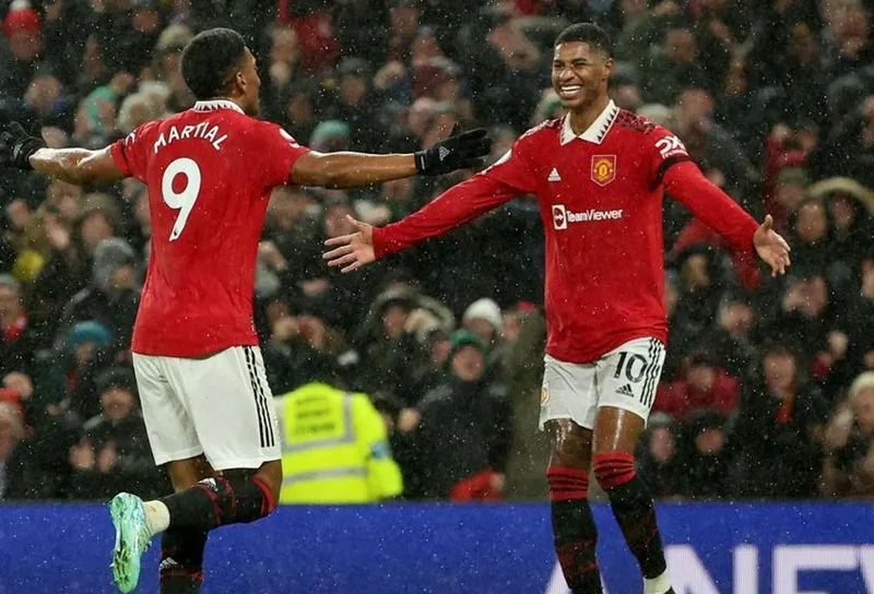 Man.United phải “tái sử dụng” bộ đôi Rashford-Martial trong hoàn cảnh bất đắc dĩ.