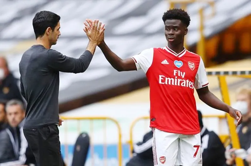 HLV Mikel Arteta xem Bukayo Saka là niềm hy vọng trong hiện tại và cả tương lai của Arsenal.