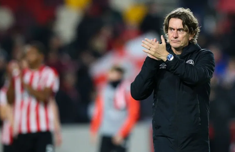 HLV Thomas Frank phấn khích với màn trình diễn ấn tượng. HLV Thomas Frank phấn khích với màn trình diễn ấn tượng.