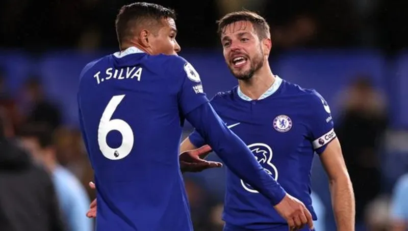 Cuộc khủng hoảng nhân sự cũng dẫn đến cuộc khủng hoảng về thành tích của The Blues.