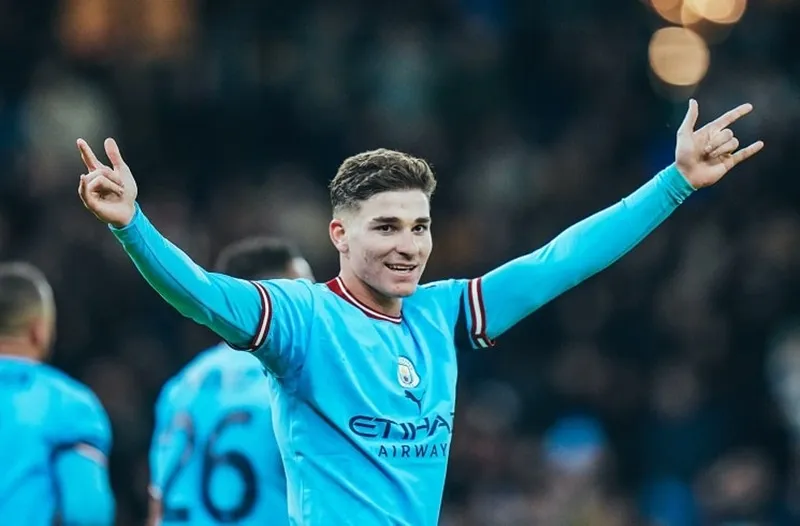Man.City có lẽ đang cảm nhận Julian Alvarez chính là một trong những vụ đầu tư thành công nhất lịch sử.