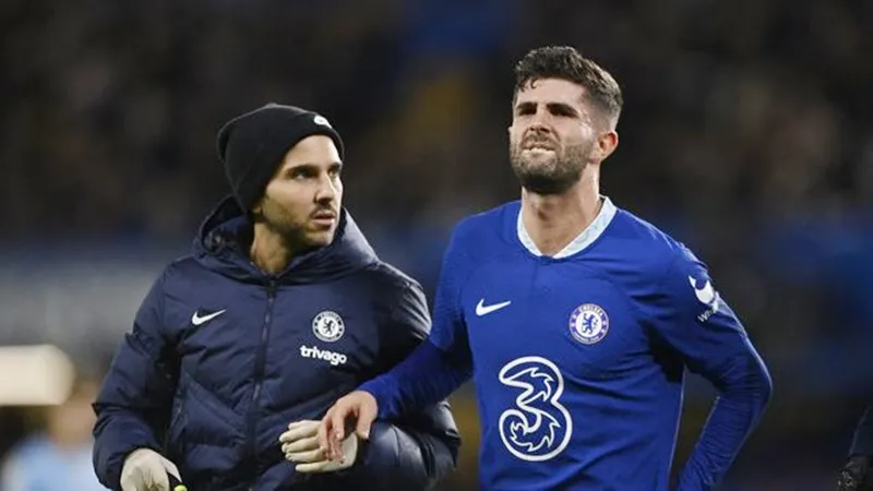 HLV Potter khẳng định Christian Pulisic không rời CLB sau chấn thương đầu gối mới gặp. HLV Potter khẳng định Christian Pulisic không rời CLB sau chấn thương đầu gối mới gặp.