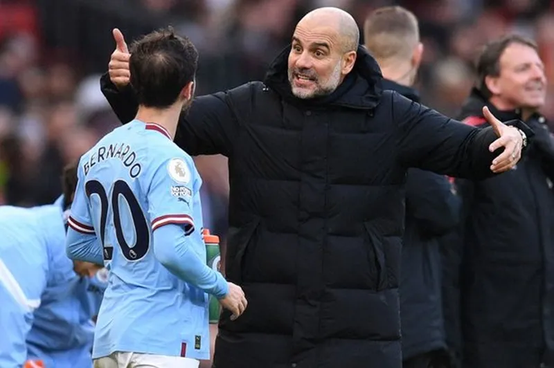 Pep Guardiola cố gắng truyền đạt cho cầu thủ nhưng mọi thứ vẫn đang đi sai.
