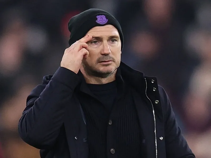 Frank Lampard rốt cục đã không thể giữ được ghế của mình.